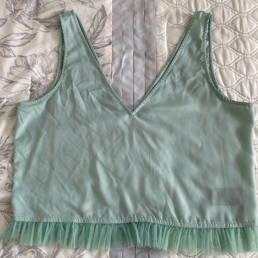 Bebe V-neck mint green crop top with tulle detailing